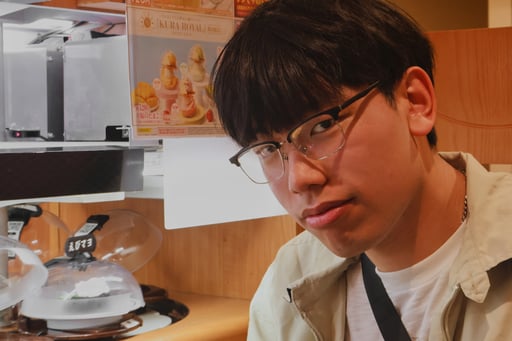 hanz po gets serious about conveyor belt sushi