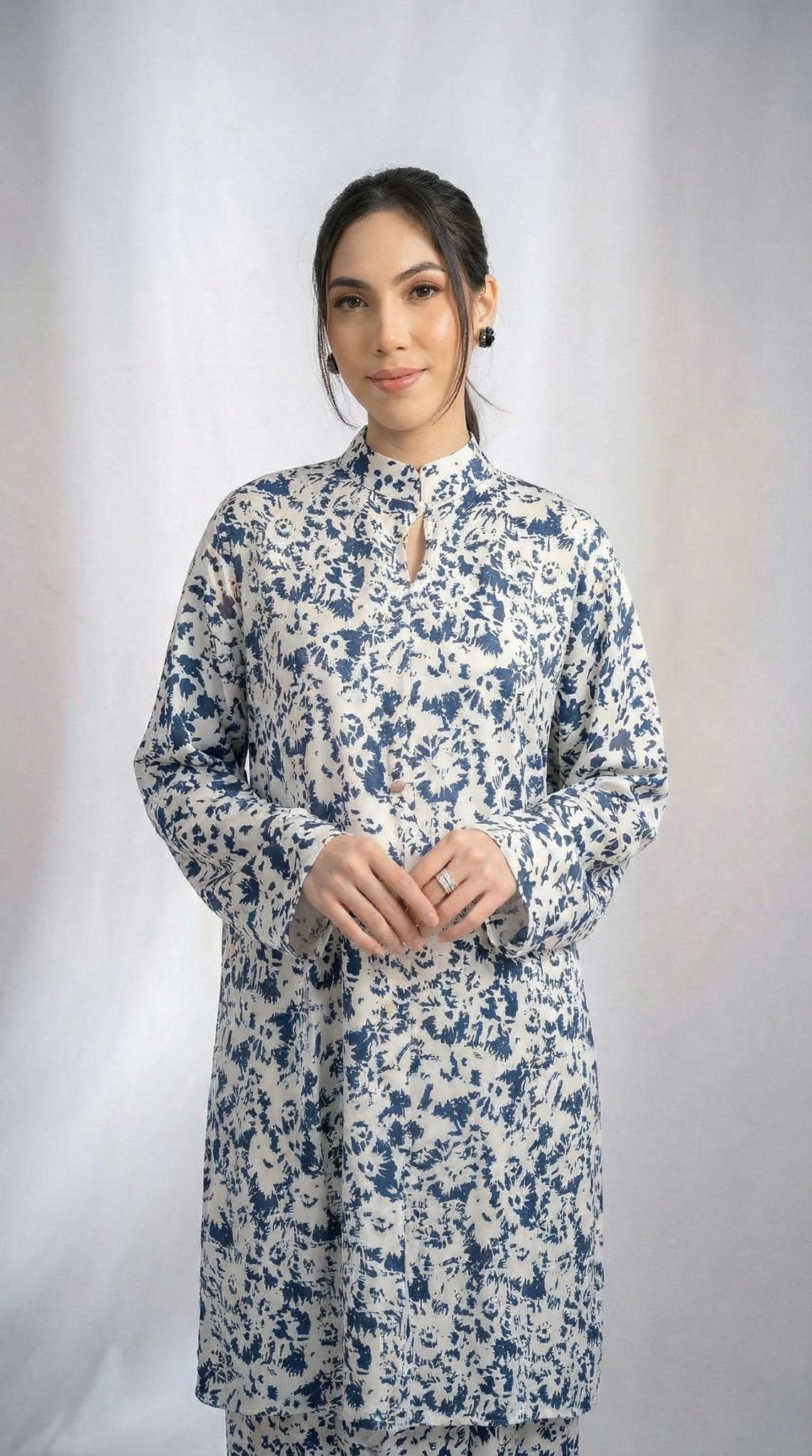 Cinematic Editorial Studio Photoshoot for New Baju Kurung Collection — shot 5 of 6