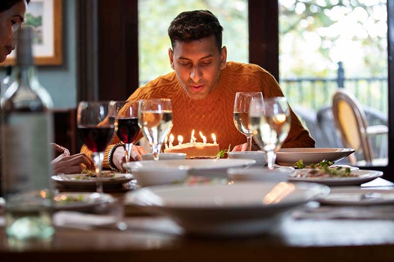 5 Common Mistakes People Make at Restaurants and How to Avoid Them
