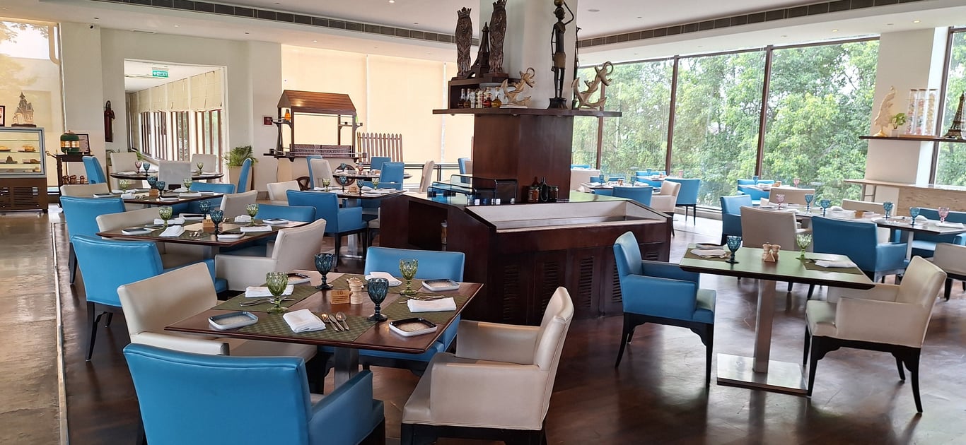 Breakfast Buffet buffet at Four Points by Shereton in  - BookMyBuffet