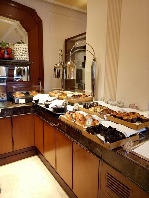 Sunday Brunch with Domestic Wine & Beer buffet offer at ITC Grand Central