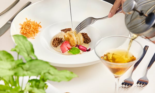 Tara- Sit down - 13-Course Seafood Sunday Lunch buffet at ITC Maratha Mumbai