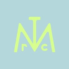 Middle Trail Running logo