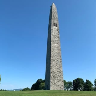 Monumental Runners VT logo