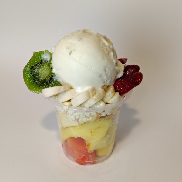 Ensalada Pequeña con Queso y Helado