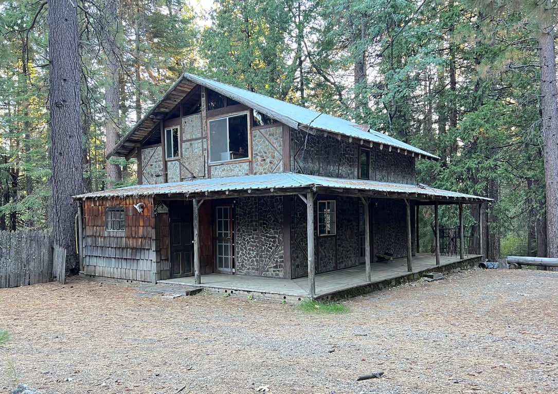Guest cabin at Middle Fork Meadow