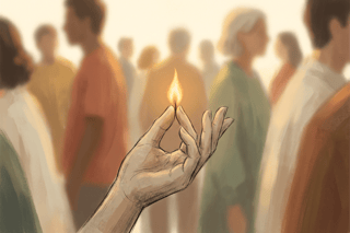 Une main esquissée tient une petite flamme stable au milieu d’un groupe flou, figurant le soin émotionnel discret qui maintient l’équilibre collectif.