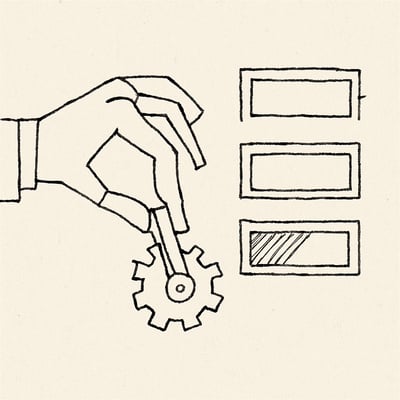 Una mano avvia una ruota semplice accanto a tre barrette che si riempiono, immagine della fatica decisionale che cala quando il gruppo delega al caso scelte micro.