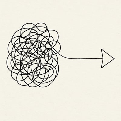 Een kluwen lijnen loopt uit in een duidelijke pijl; minder opties stroomlijnen beslissingen en verhogen rust.