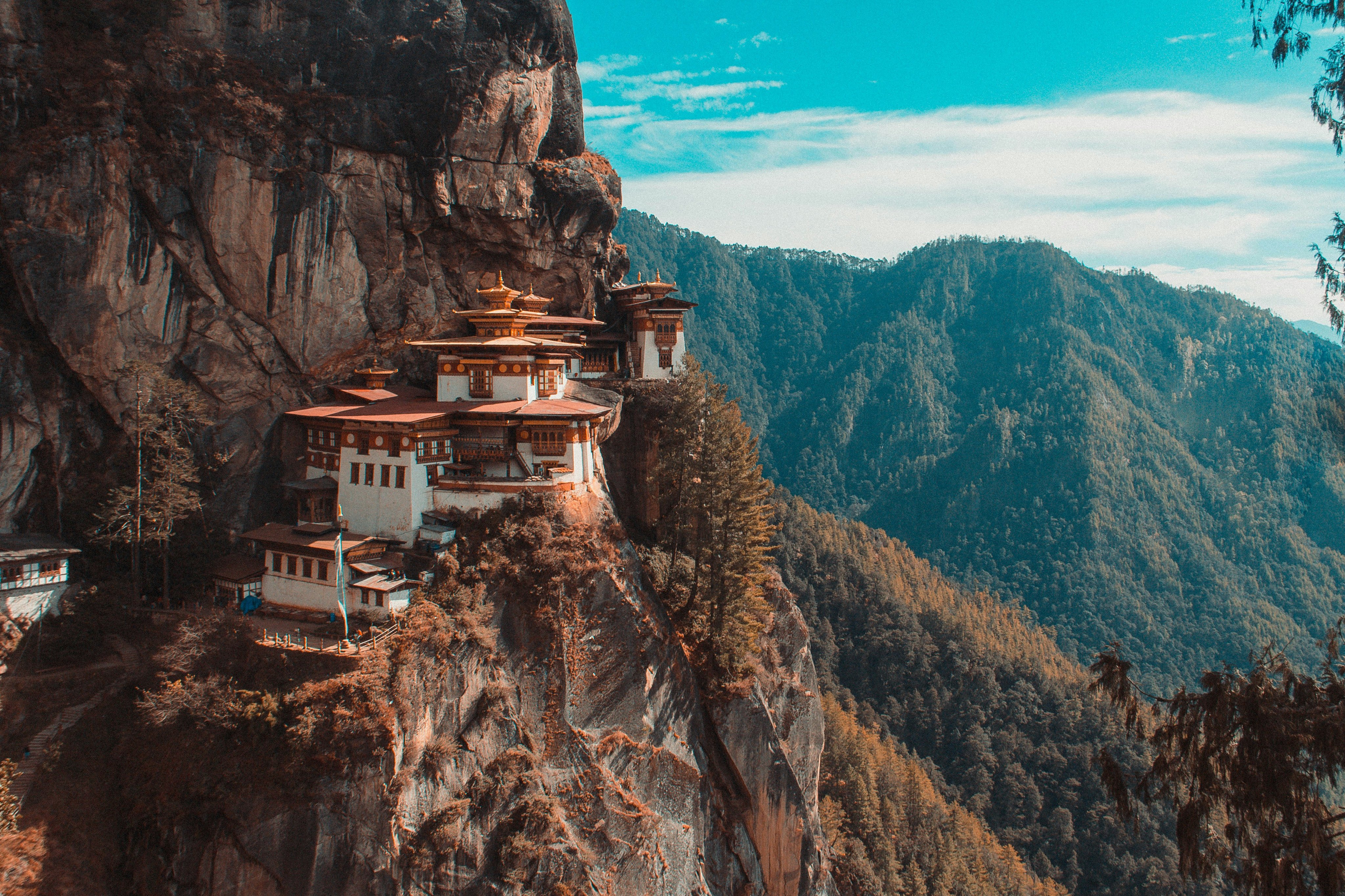 Nepal and Bhutan: 6-Day Cultural Highlights Tour with Flights