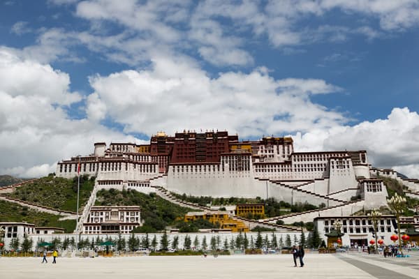 8-Day Tibet Overland Tour from Kathmandu with Everest Base Camp — photo 2
