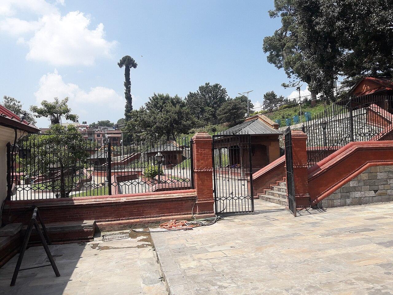 Pashupatinath Temple Evening Aarati Tour — photo 5