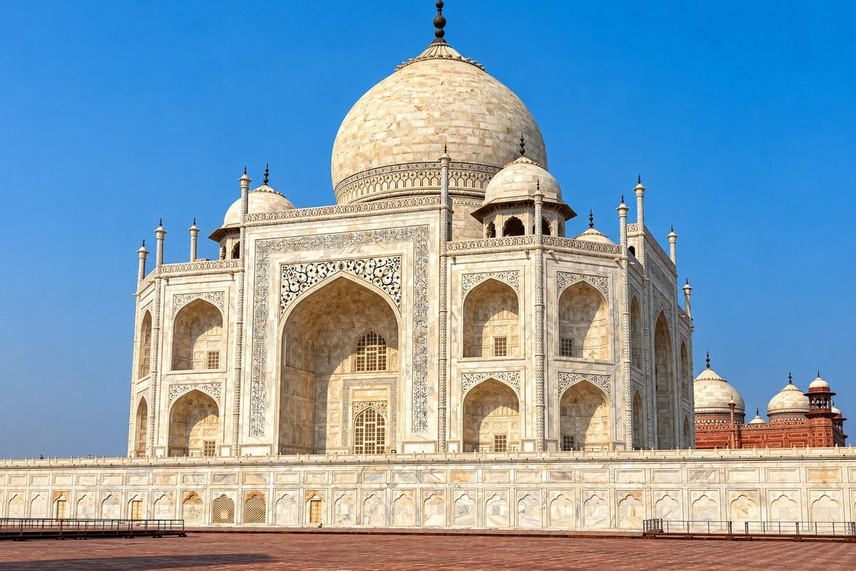 The Taj Mahal from the plinth, Agra, India