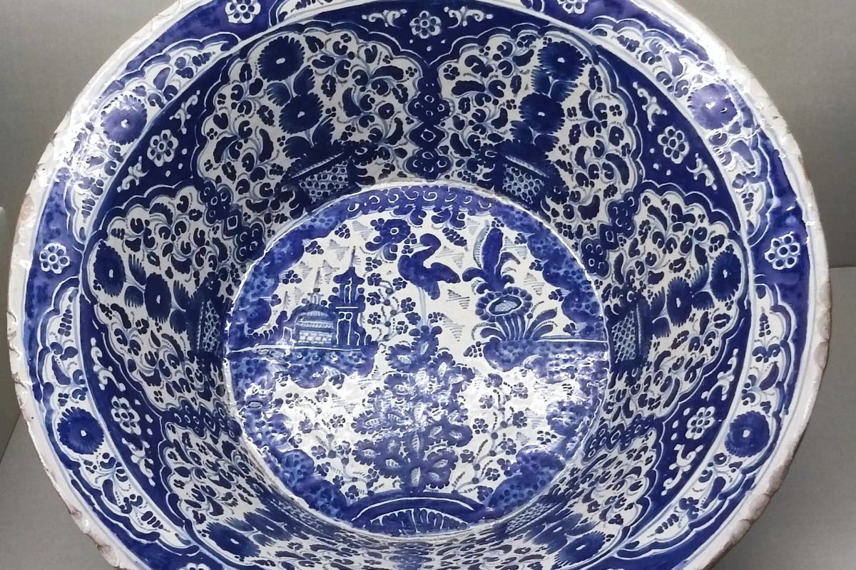 A blue-and-white porcelain basin on display at the Asian Civilisations Museum, Singapore