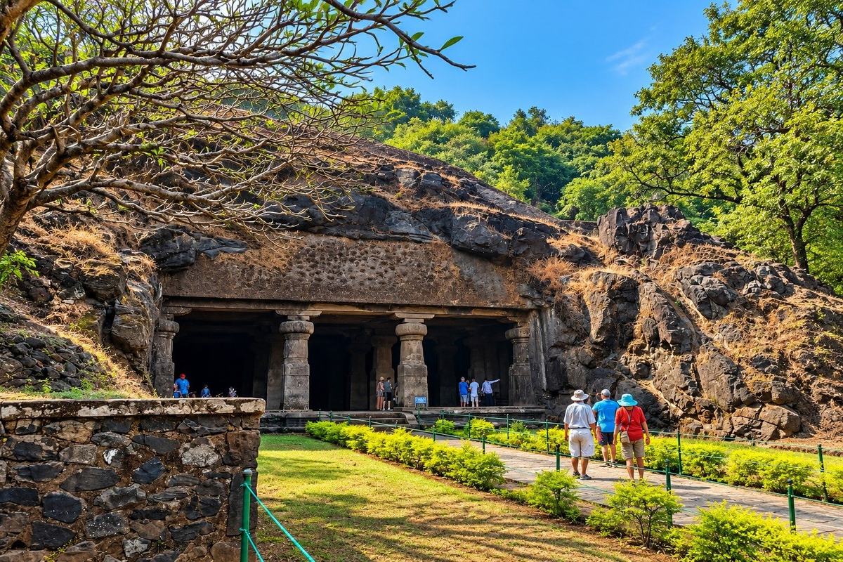 Caves entrance, the Elephanta Caves, India