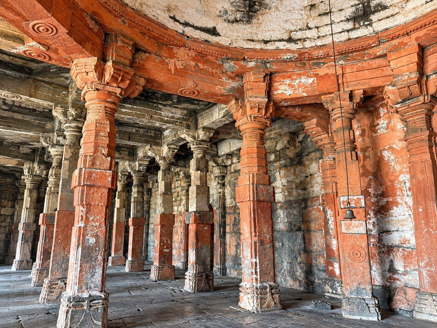 The pillared hall at Grishneshwar