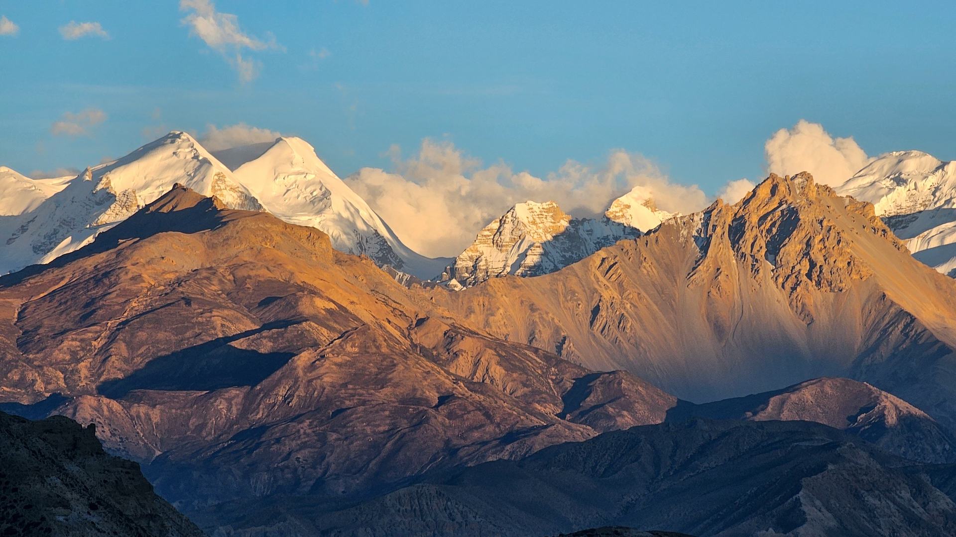 Golden hour over the high Himalaya, Nepal