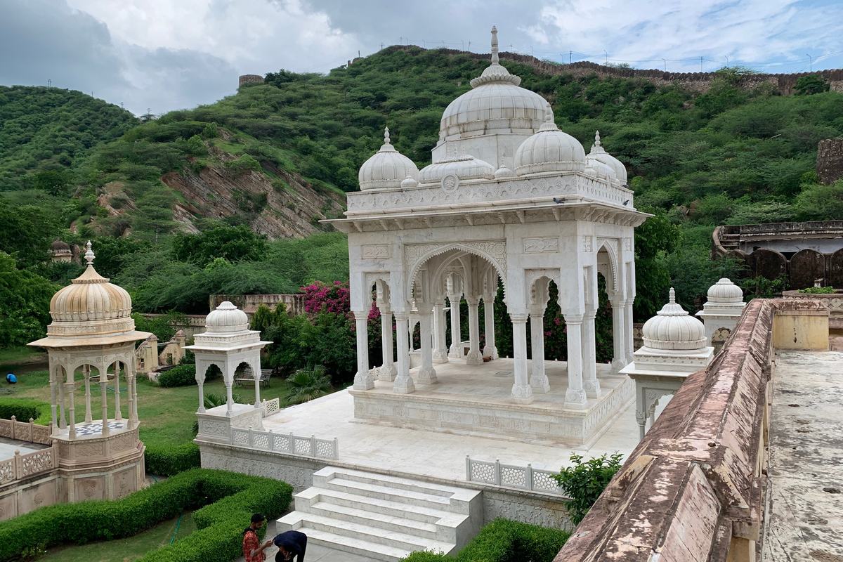 Jaipur - the royal cenotaphs at Gaitore Ki Chhatriyan