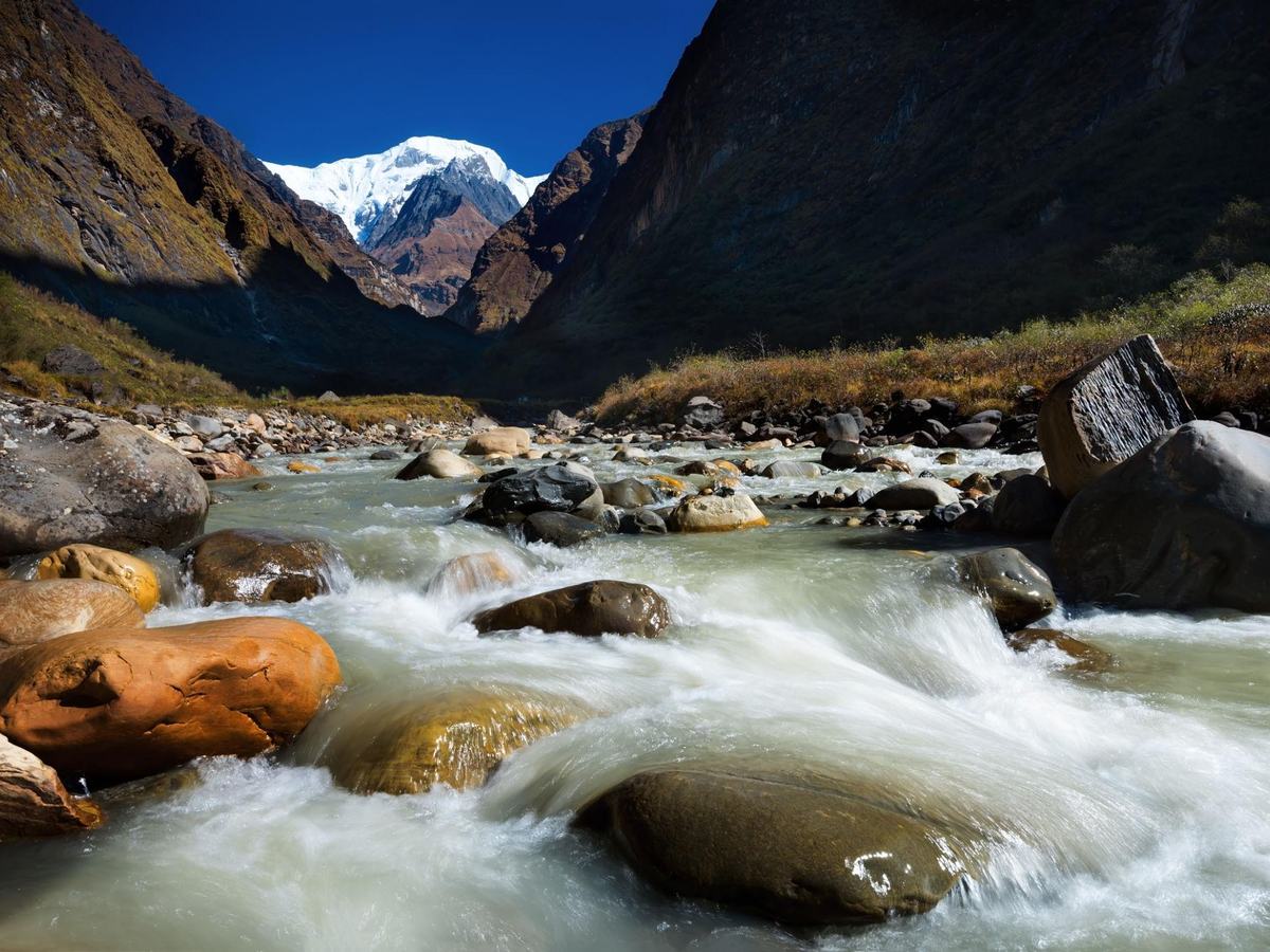 Modi Kola (River) flowing over rocks
