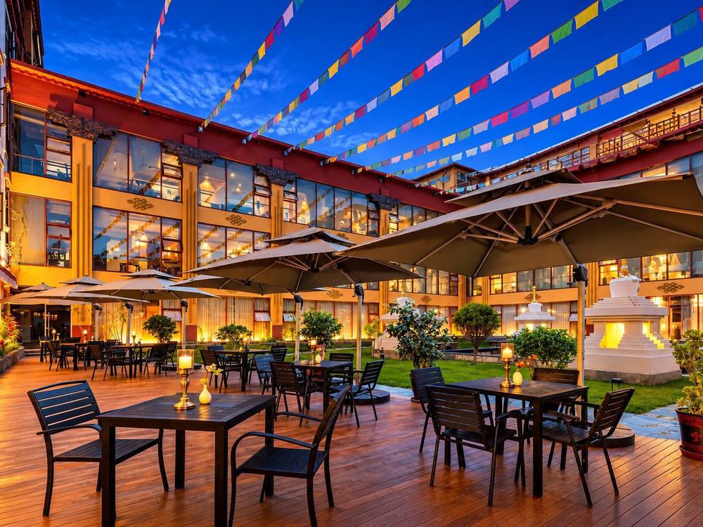 Lagari Hotel Lhasa – Courtyard terrace