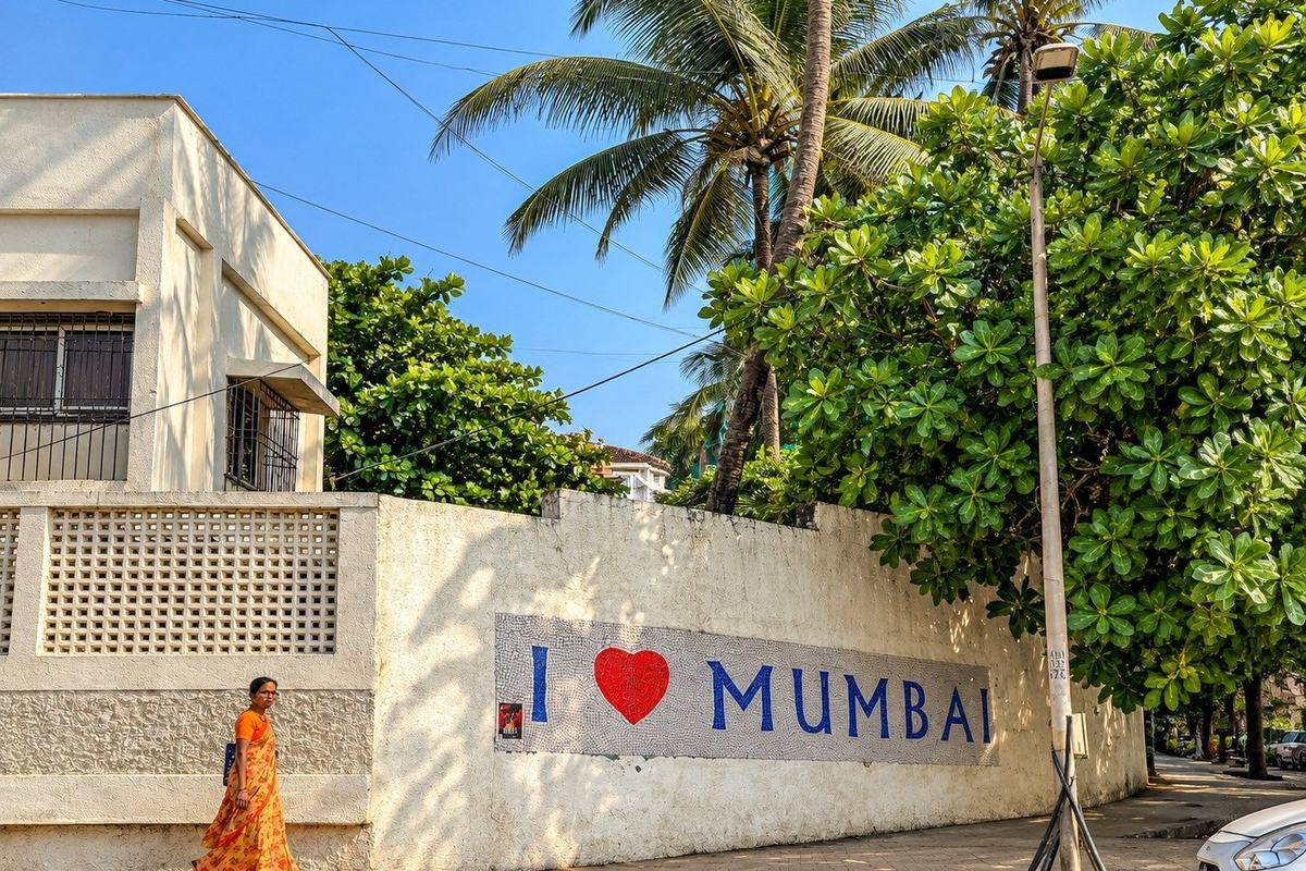 I love mumbai street mural, Mumbai, India