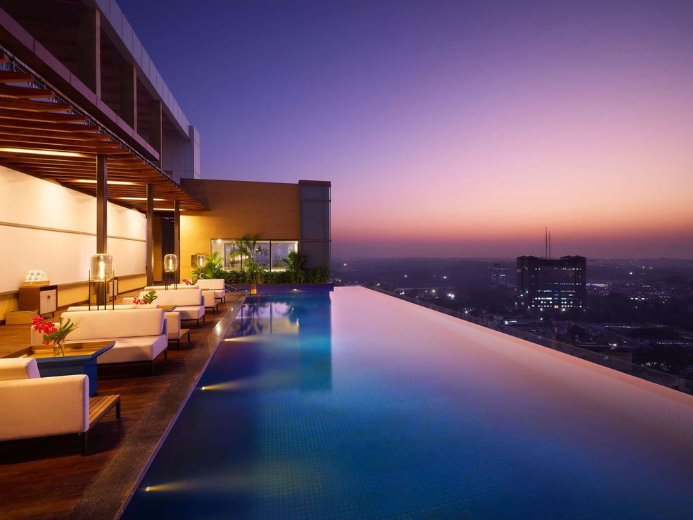 Novotel New Delhi City Centre – Rooftop pool
