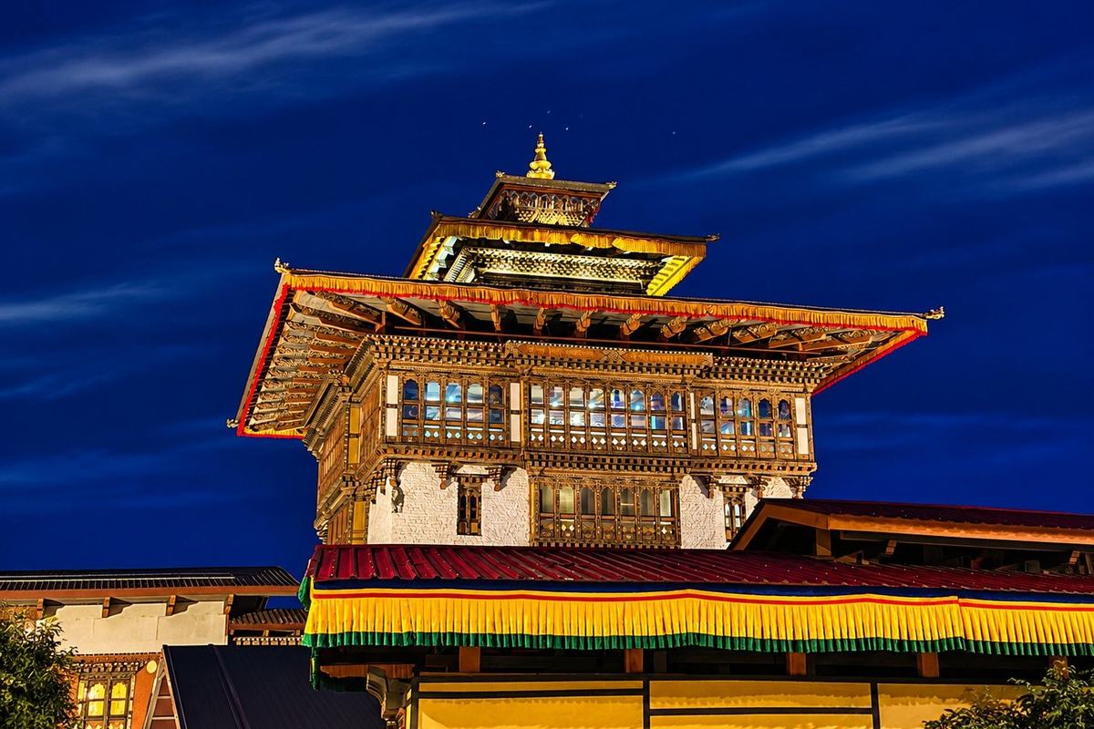 The utse, the central tower, against a deep blue sky