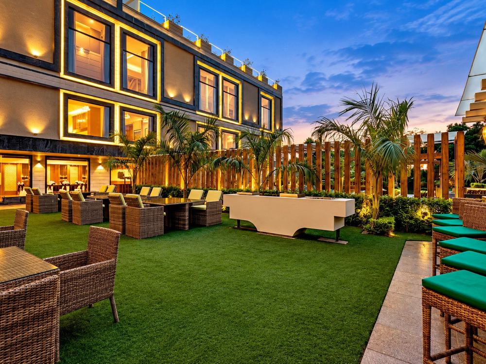 Ramada by Wyndham Varanasi Katesar – Garden terrace
