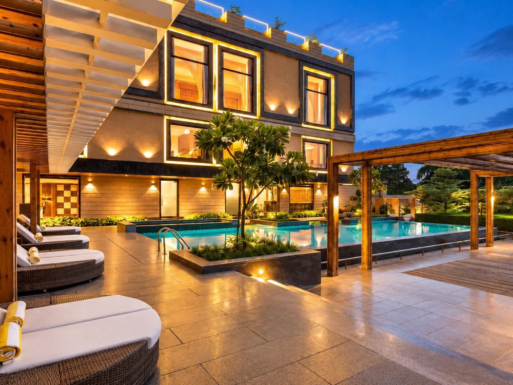Ramada by Wyndham Varanasi Katesar – Swimming pool