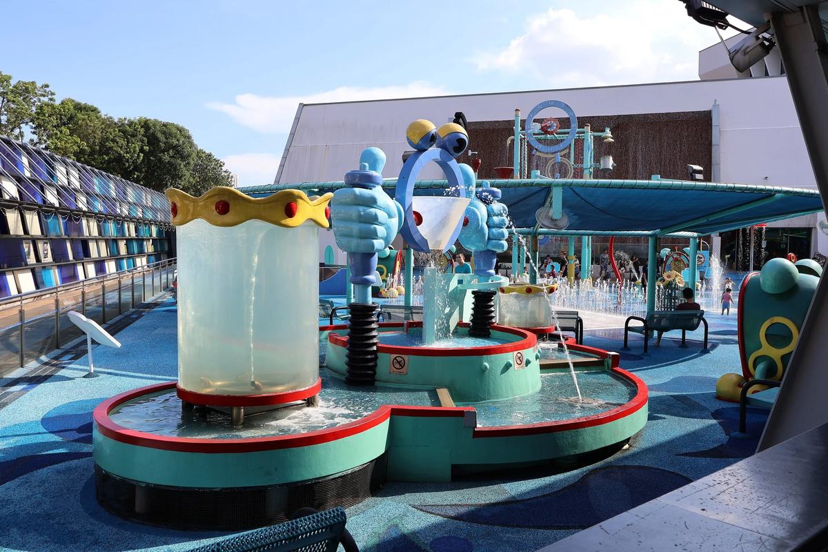 The interactive water play area at Science Centre Singapore