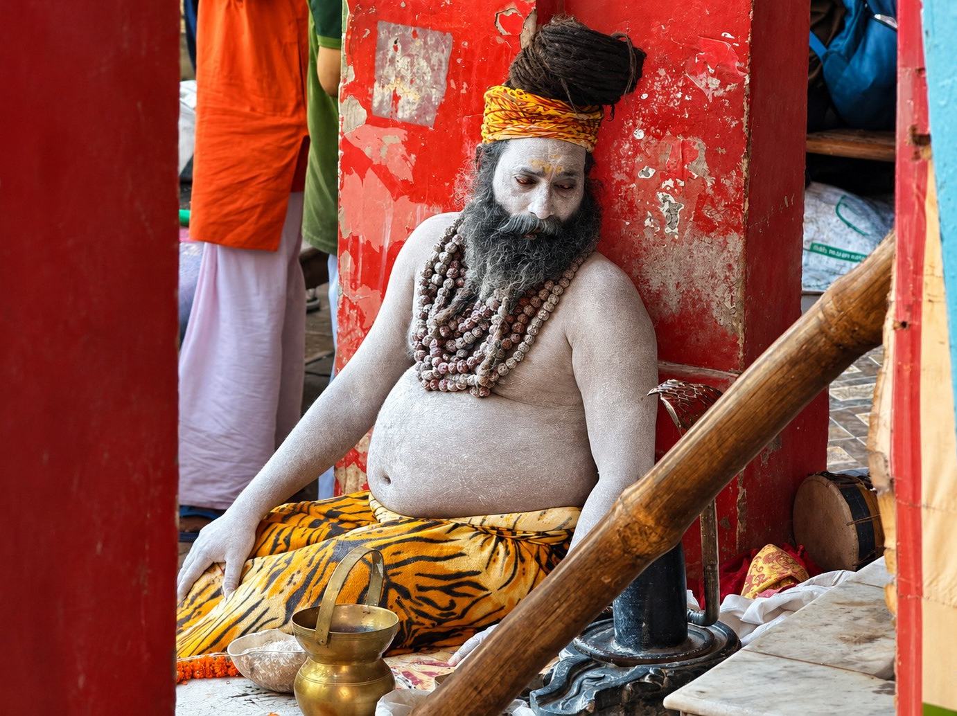 A sadhu at a Varanasi shrine