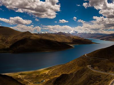 Yamdrok Lake