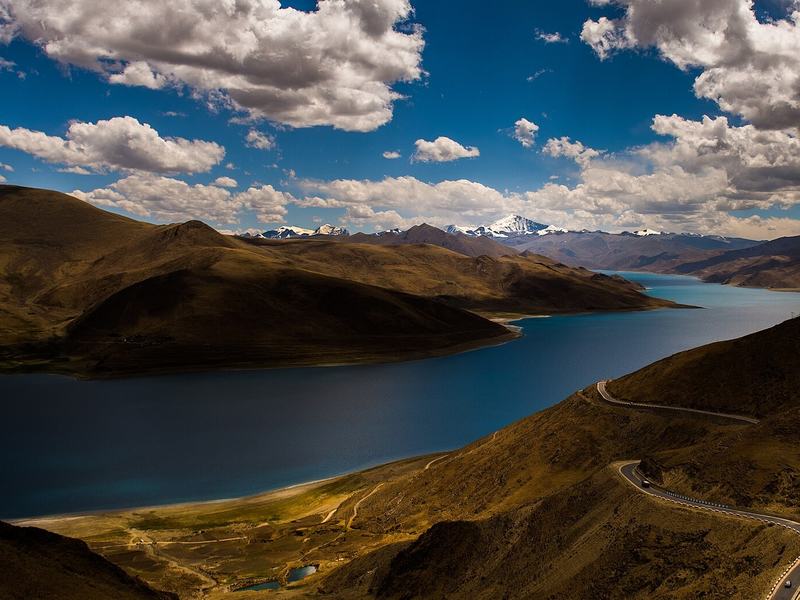 Yamdrok Lake
