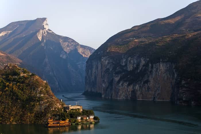 Chongqing & Yangtze River Cruise – 6 Days / 5 Nights