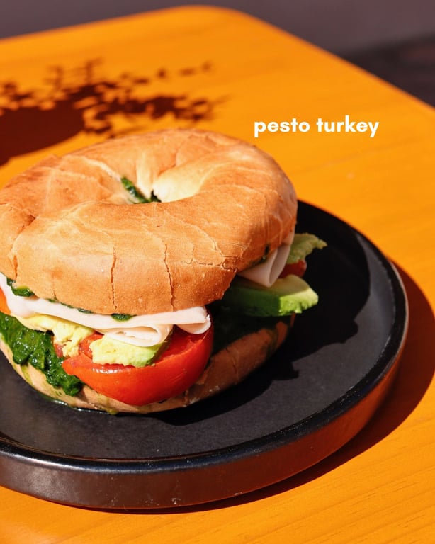 Bagel Pesto Turkey - Image 1