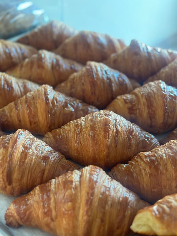 Croissant - Image 1