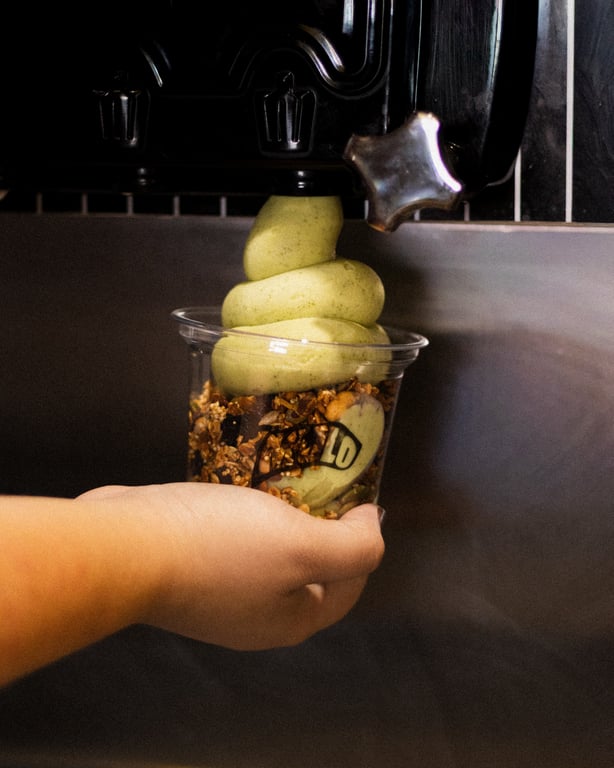 Frozen Yogurt Matcha - Image 1