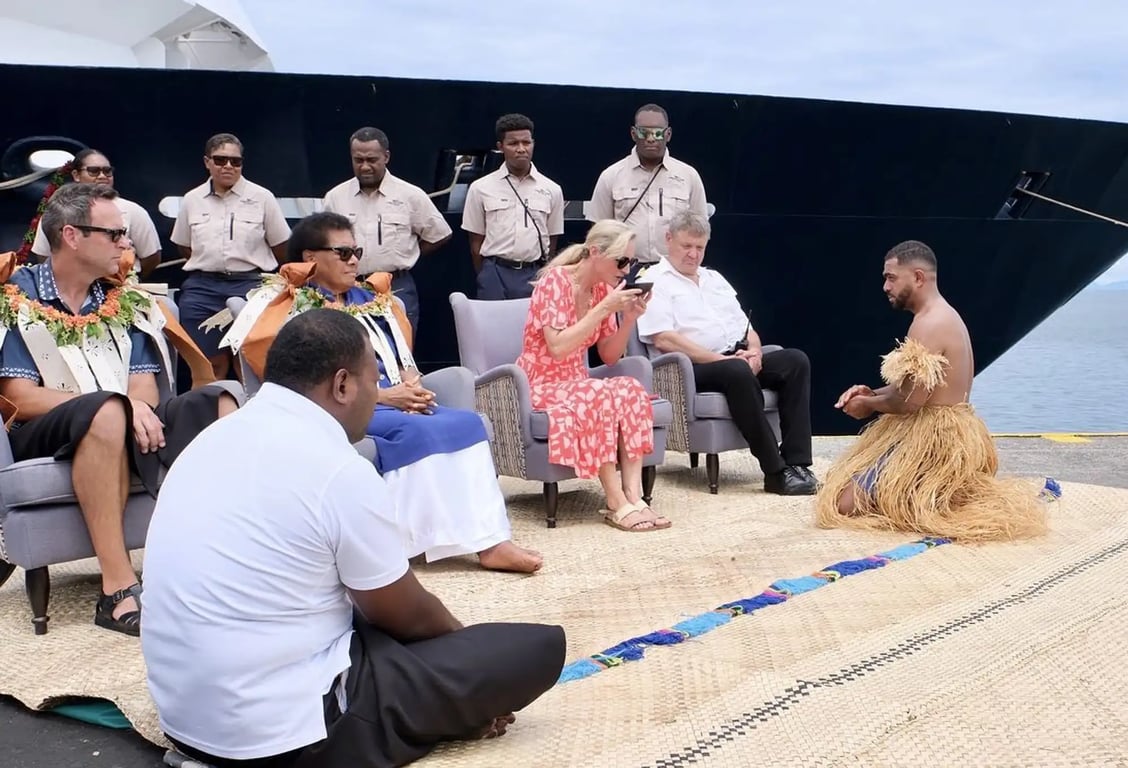 foreign dignitaries visiting fiji drinking kava