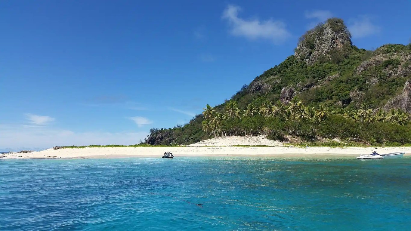Monuriki Beach
