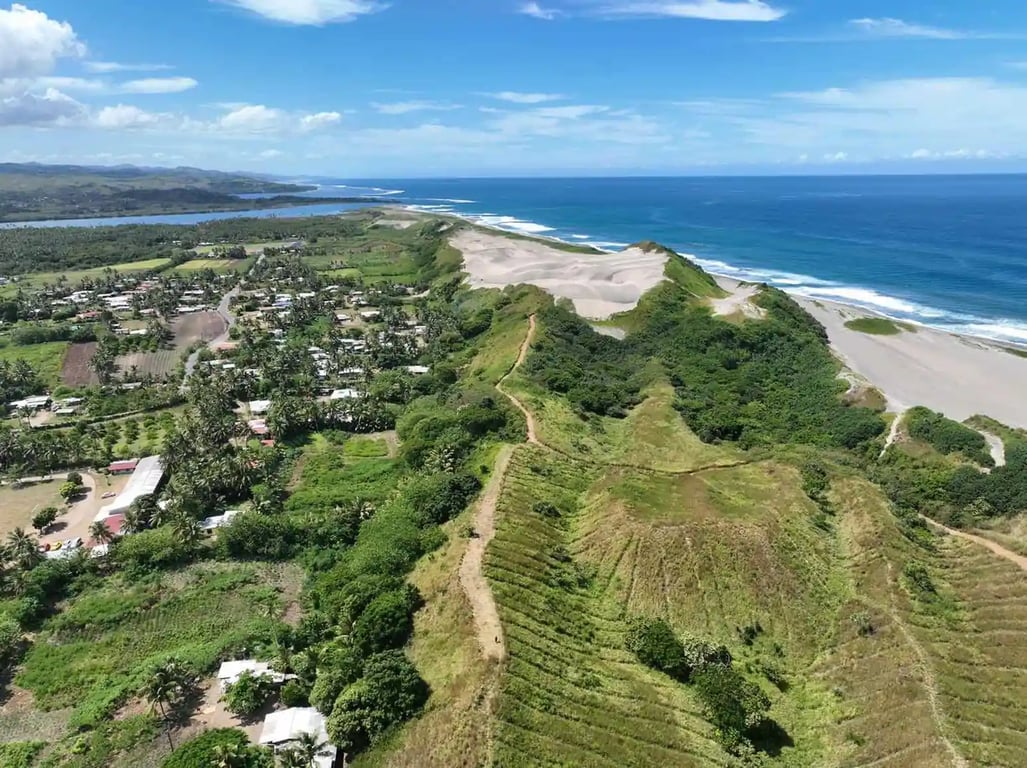 flying fijians rugby team climing the sand dunes