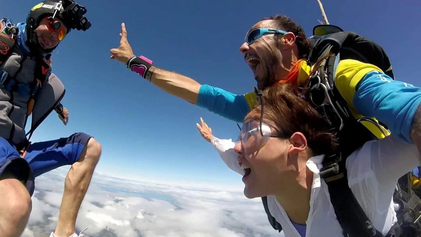 skydiving of fiji's stunning landscapes in nadi