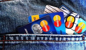 Short-term loans vs. credit cards: Which is better for your needs?