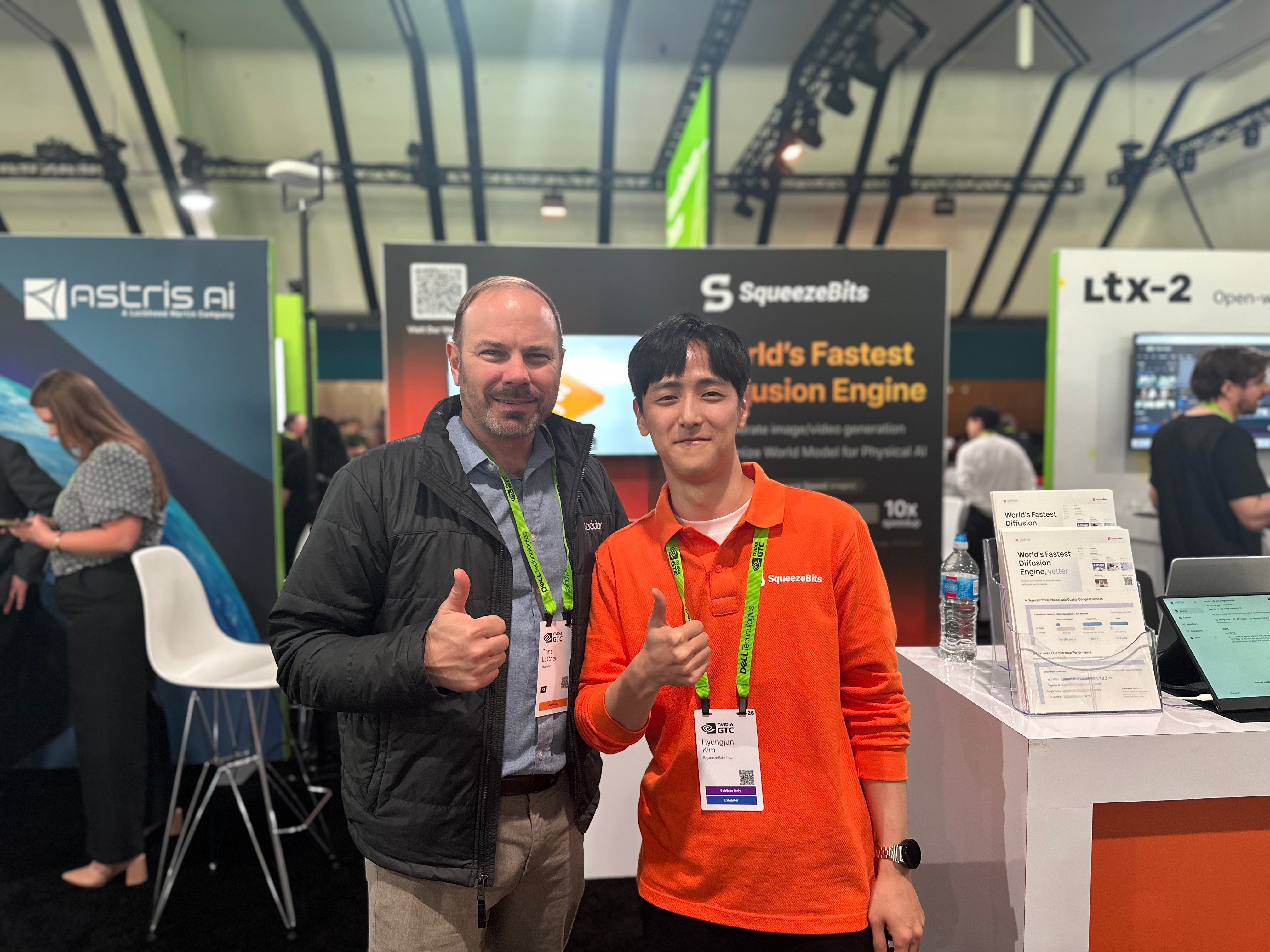 NVIDIA GTC 2026에서 만난 Modular CEO Chris Lattner와 스퀴즈비츠 김형준 대표 (스퀴즈비츠 제공)
