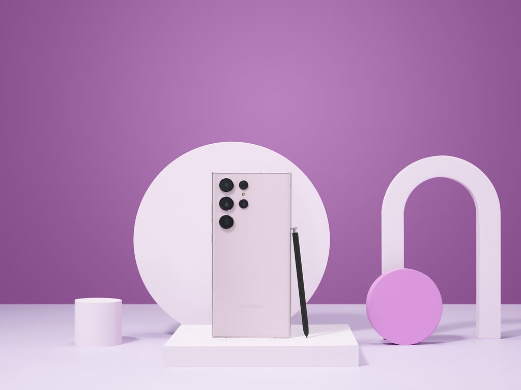 Samsung Galaxy S23 Ultra in Lavender color with S Pen – product showcase