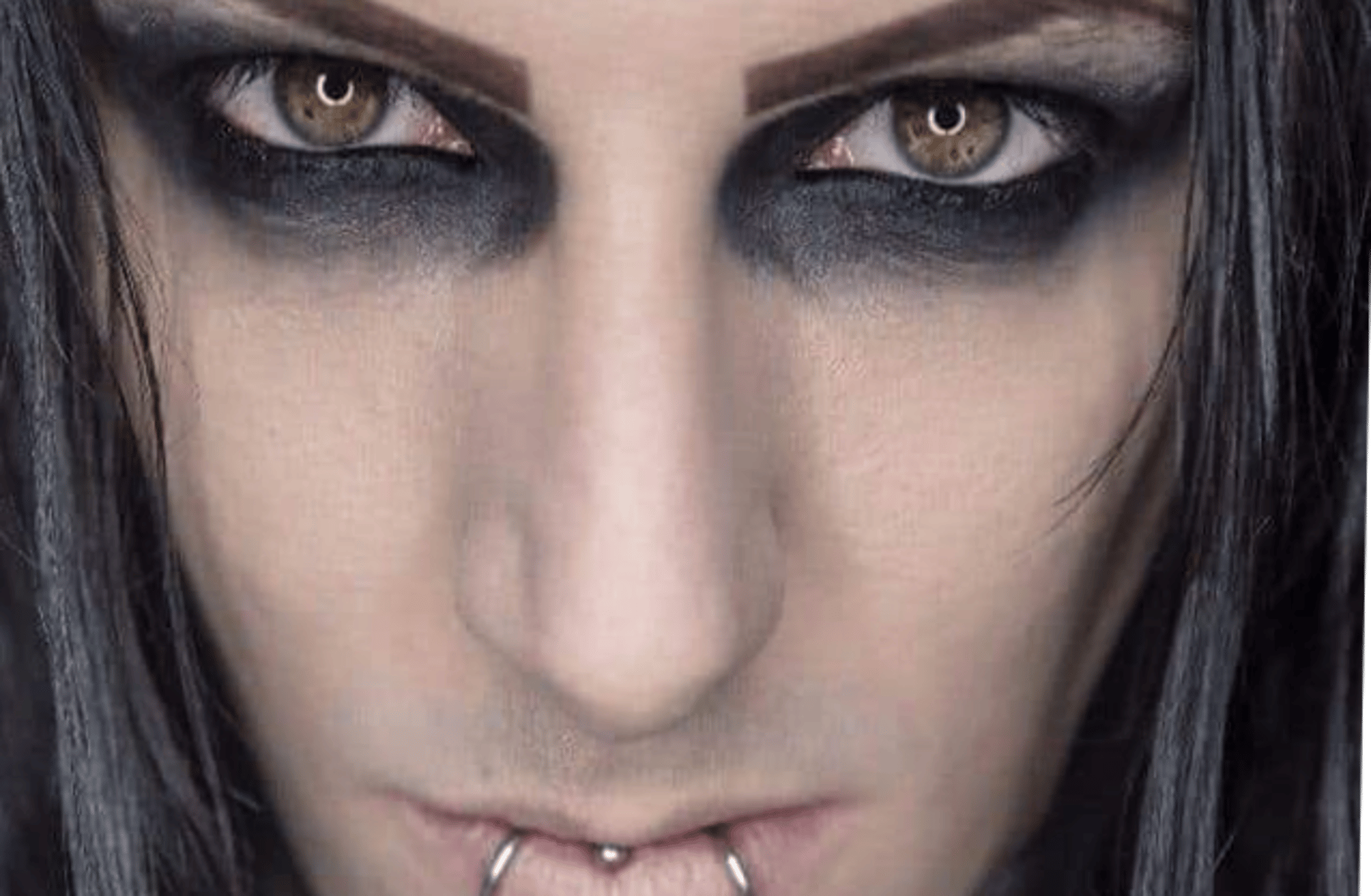 Chris motionless