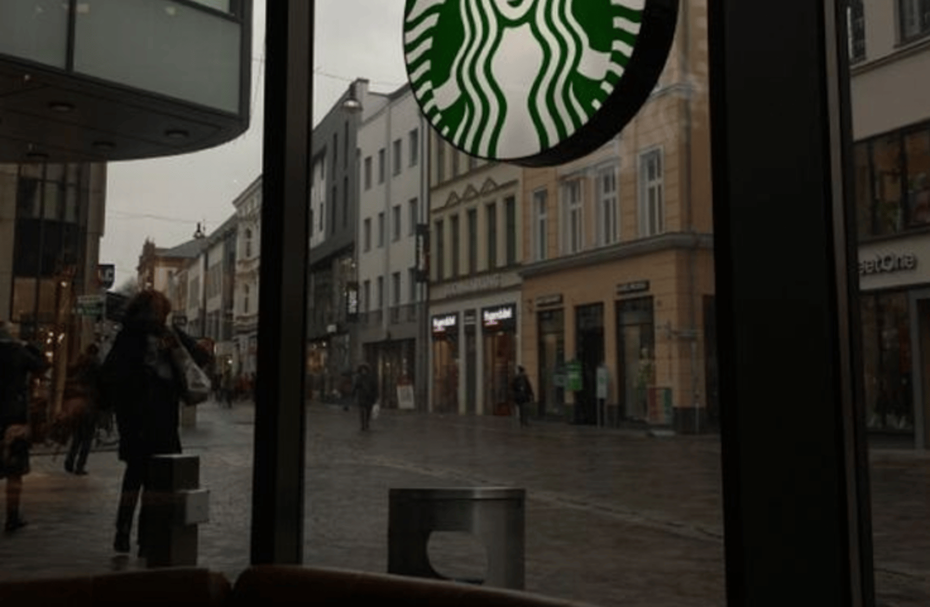 Starbucks worker