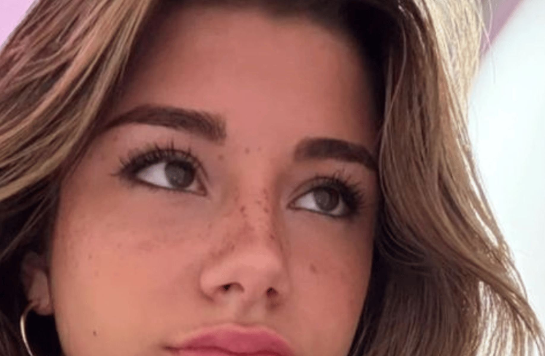 Mikayla campinos