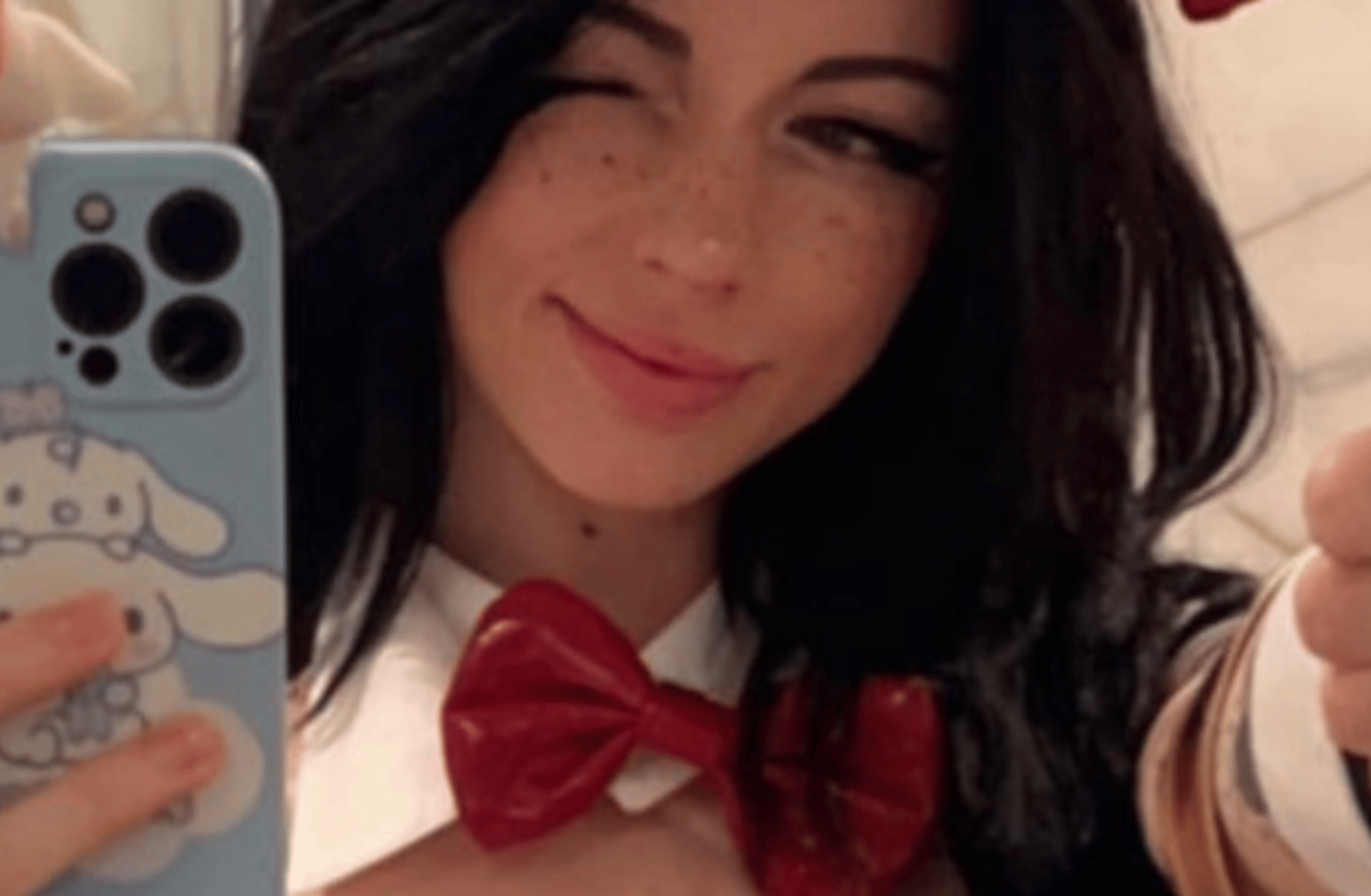 Cosplayer Sister