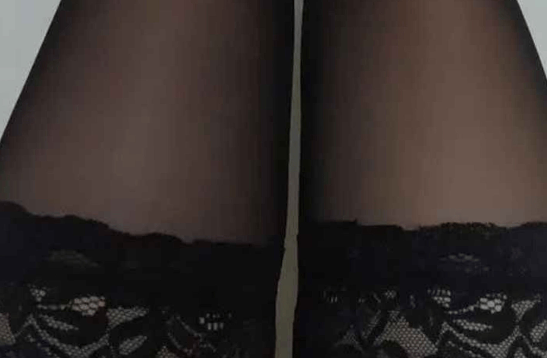 Sister's pantyhose (feet]
