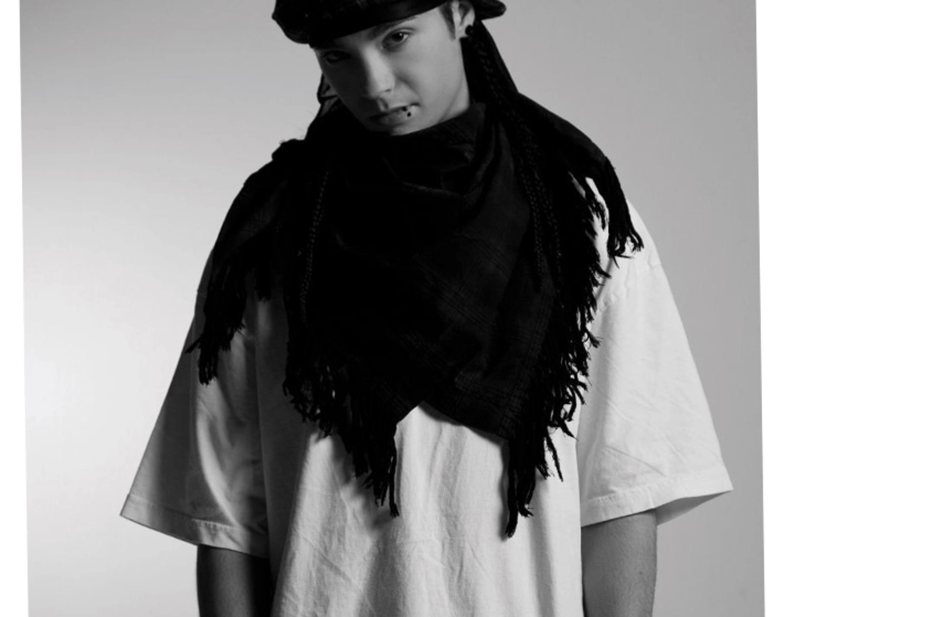 Tom Kaulitz - smoke